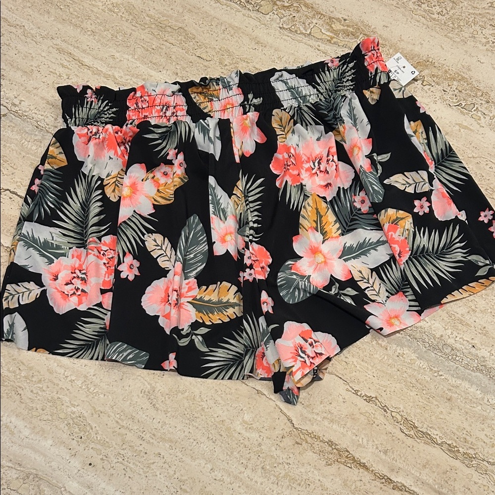 NEW 🆕 Super Soft Floral Black Women's Shorts size S